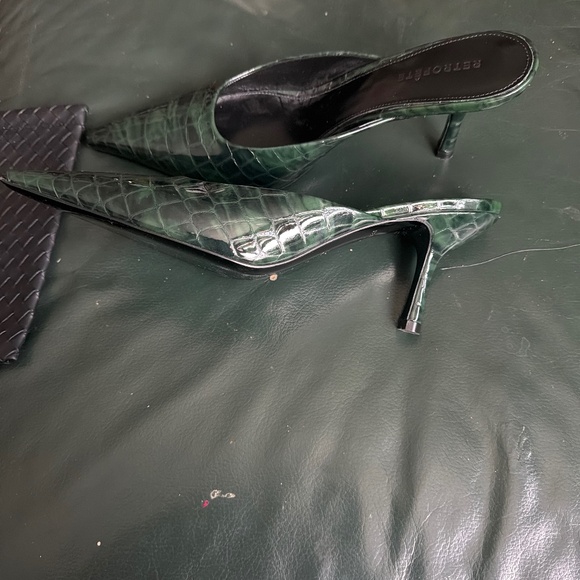 Shoes - Picture 3 of 6